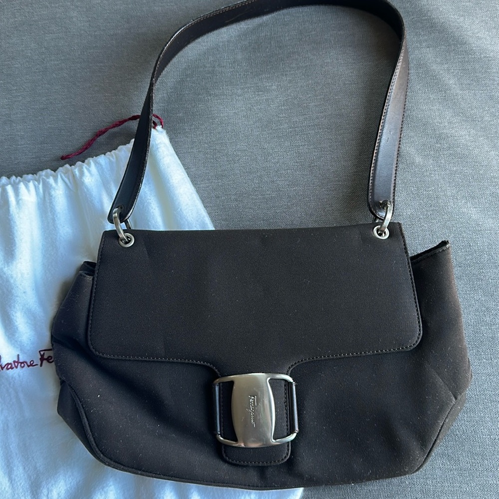 Salvatore Ferragamo Dark Brown Cutie Shoulder Bag🤎🤎